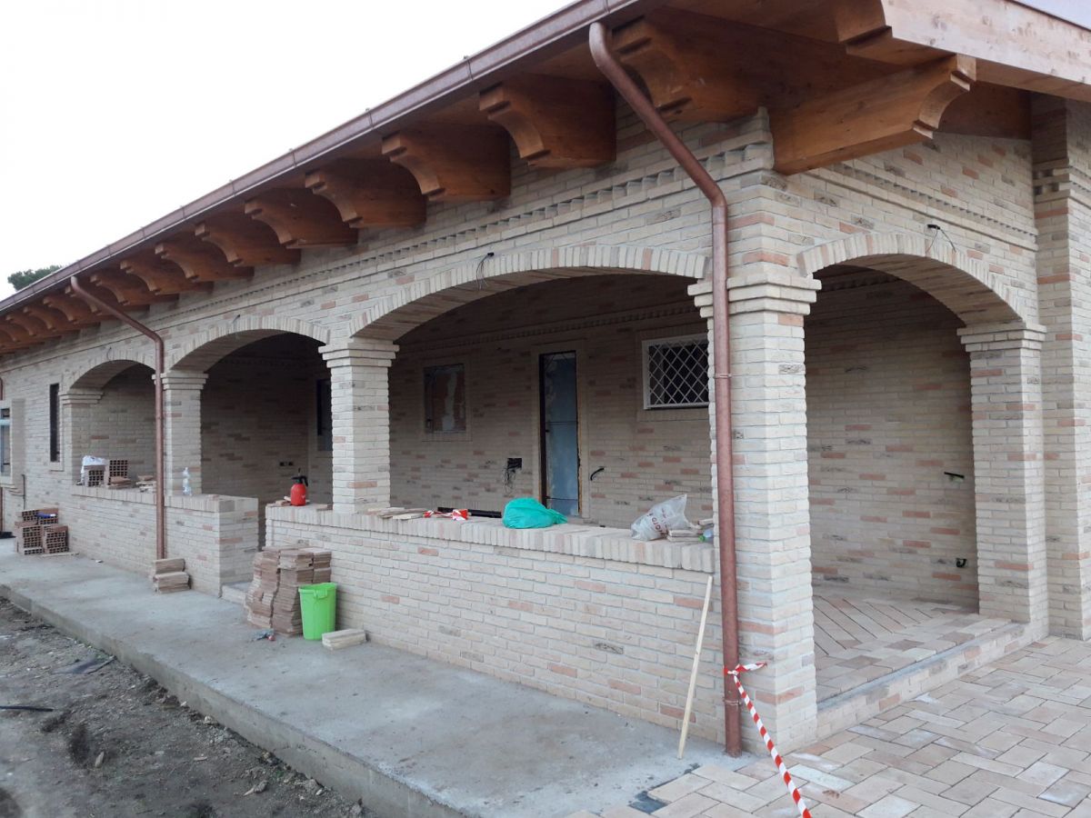 Chioschi e Gazebi in legno Spazio Legno Lamellare Tetto grandi campate