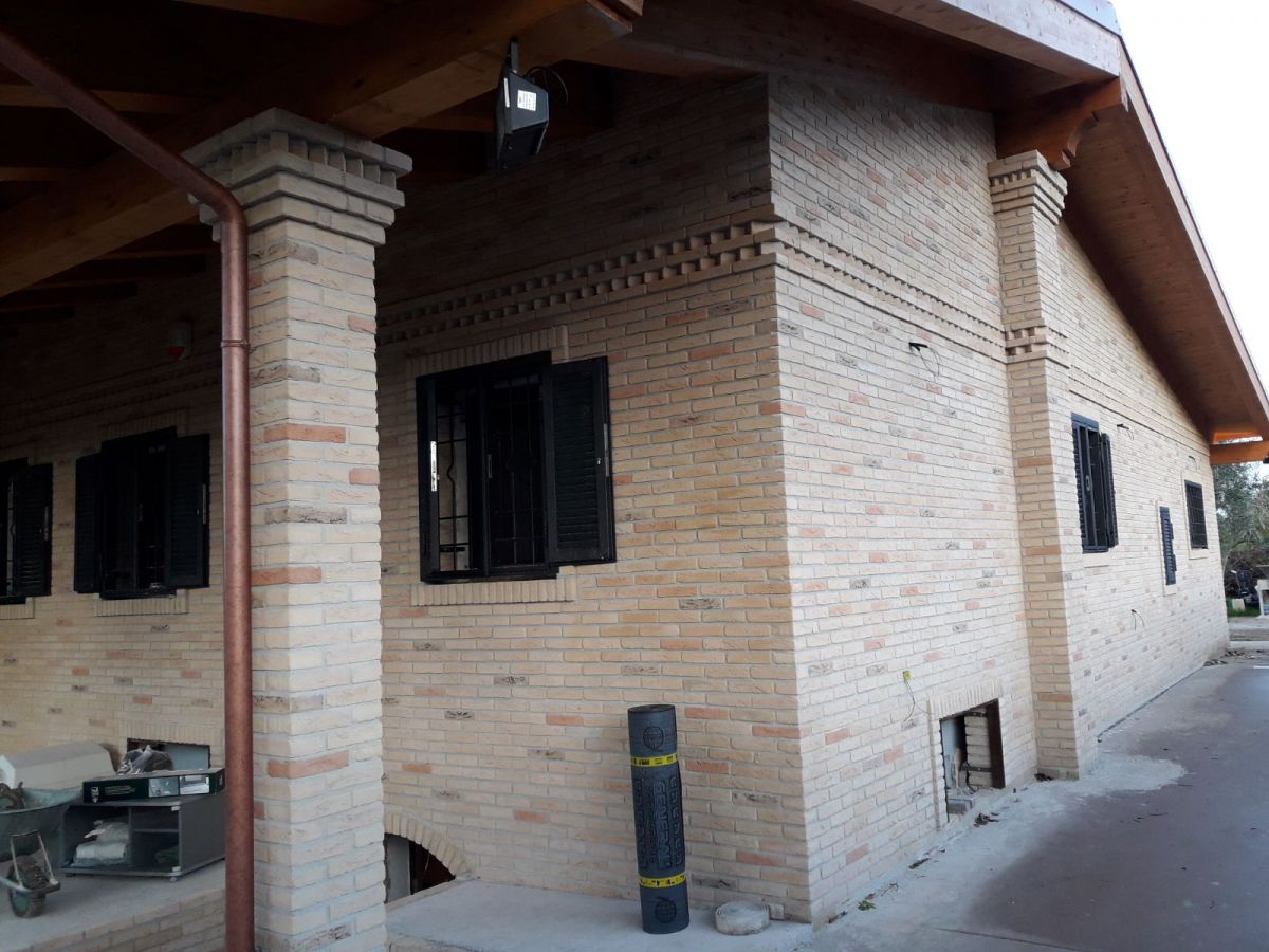 Chioschi e Gazebi in legno Spazio Legno Lamellare Tetto grandi campate