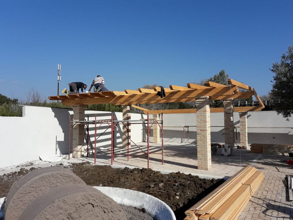 Chioschi e Gazebi in legno Spazio Legno Lamellare Tetto grandi campate