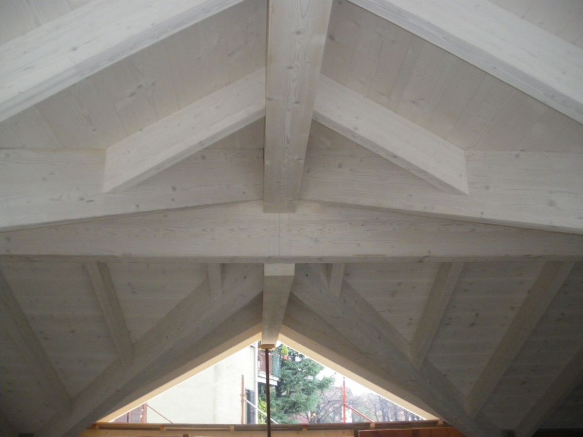 Ampliamenti in legno BCL Bergamasca Costruzioni Legno Tetto Sbiancato legno lamellare 