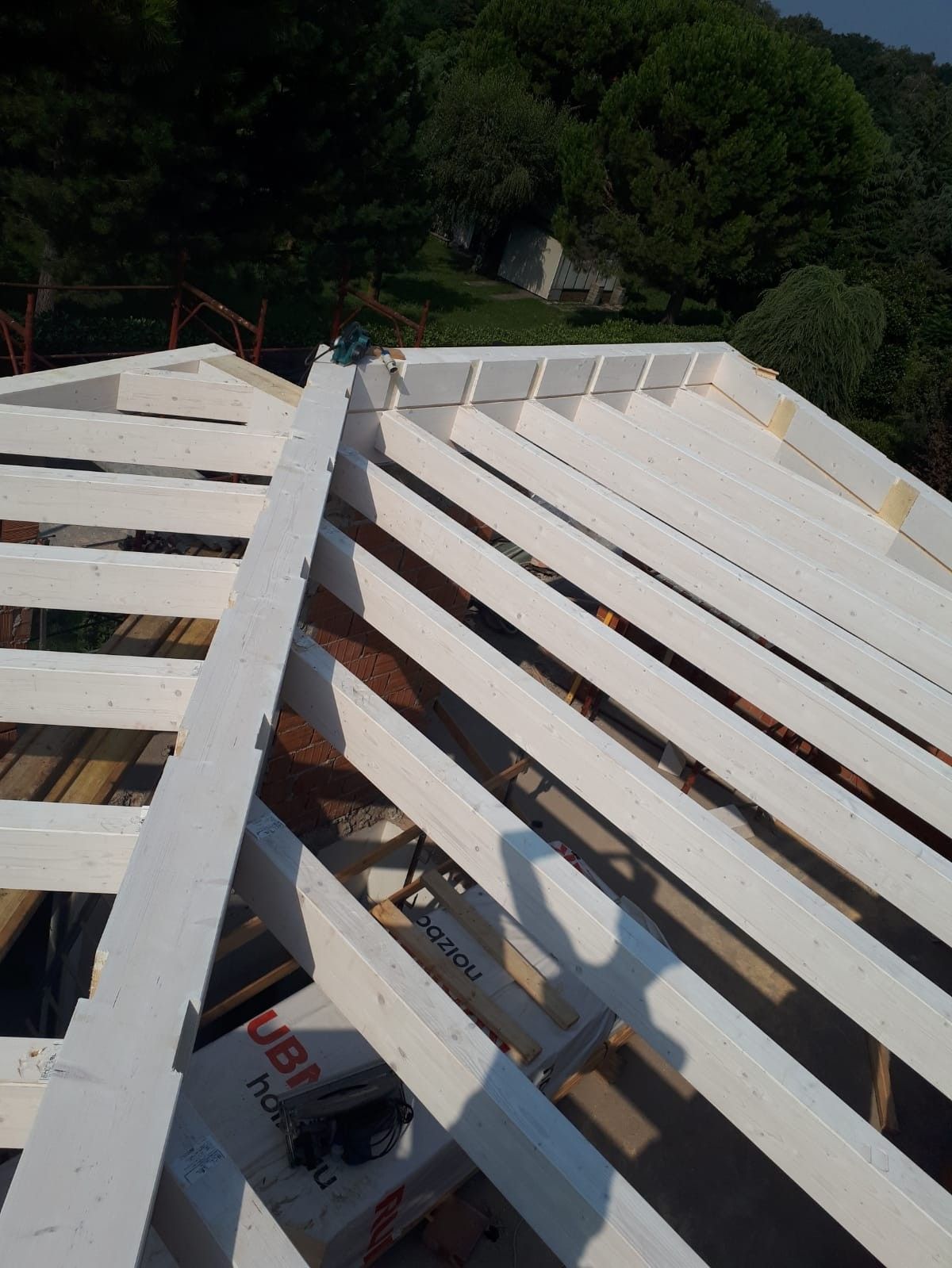 Ampliamenti in legno BCL Bergamasca Costruzioni Legno Tetto in Legno Lamellare Sbiancato 