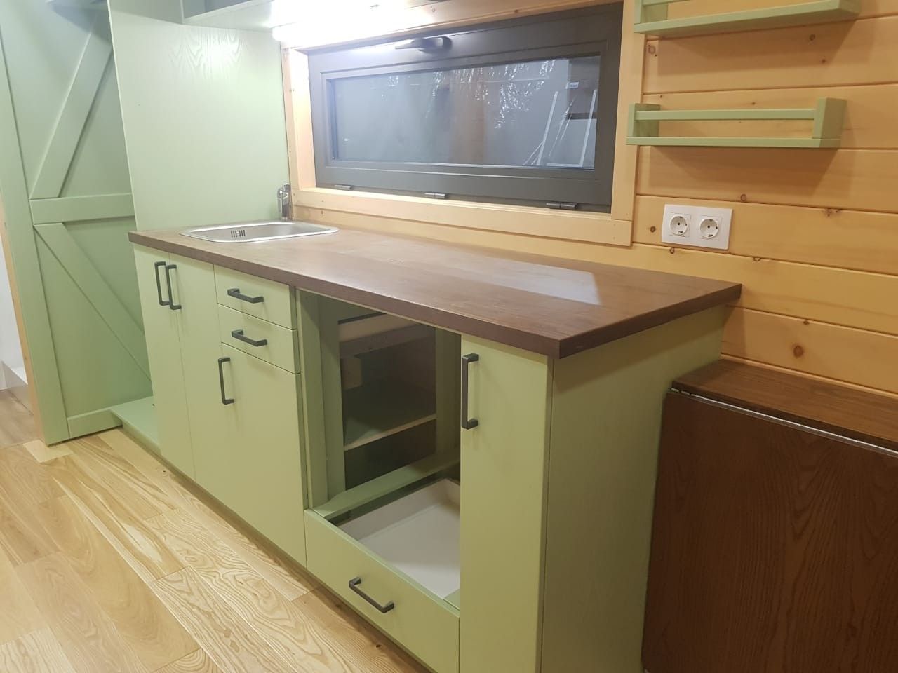 Sopraelevazioni in legno HEALTHY LIFE HOUSES & WHEELS HOUSES casa sulle ruote Italia Tour realizzata