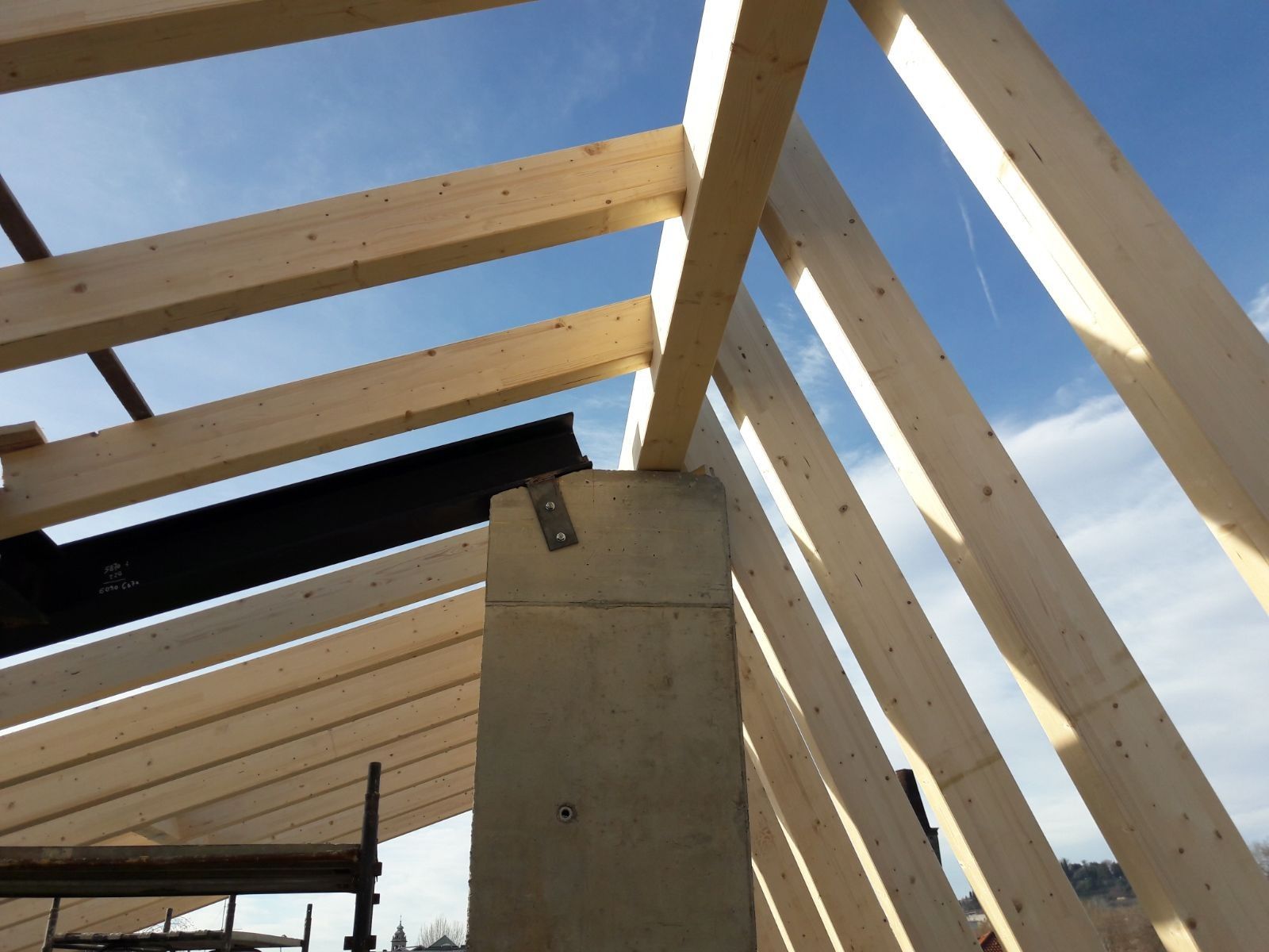 Sopraelevazioni in legno BCL Sopraelevazione a Telaio in Legno Lamellare cert FSC e PEFC  Bergamo