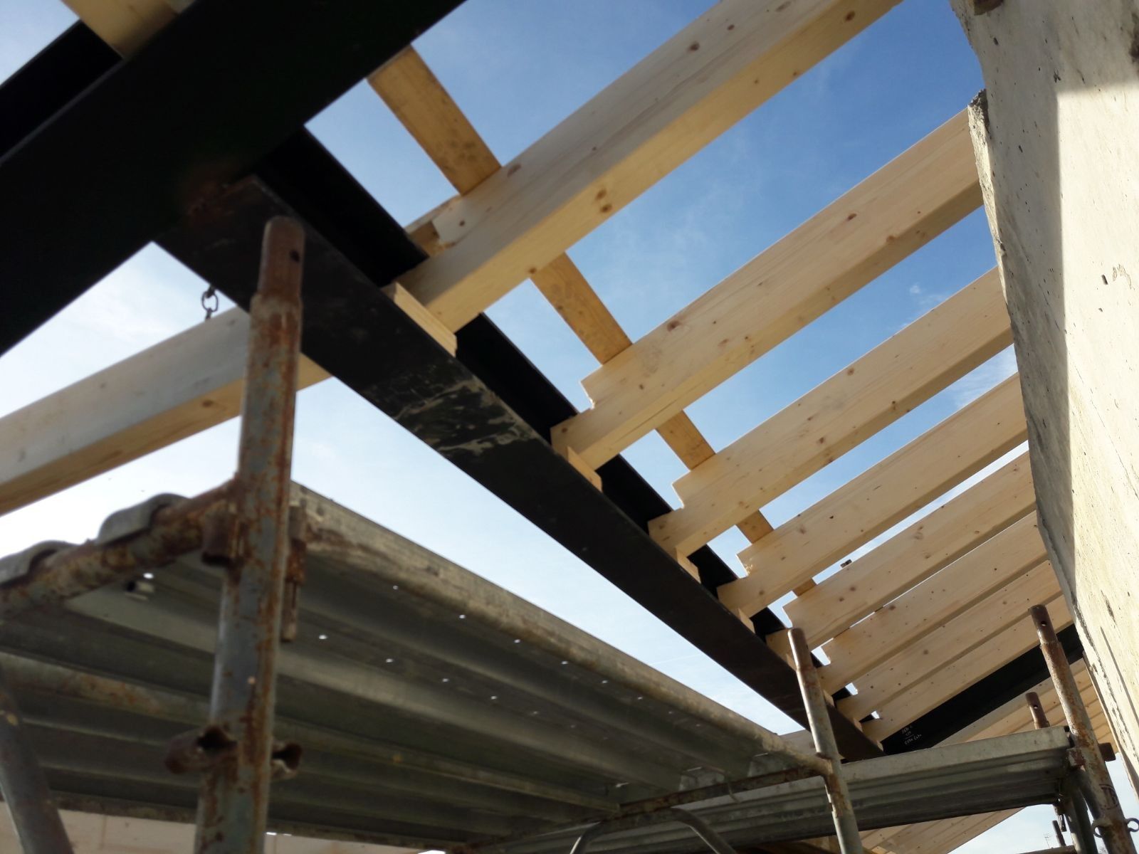 Sopraelevazioni in legno BCL Sopraelevazione a Telaio in Legno Lamellare cert FSC e PEFC  Bergamo