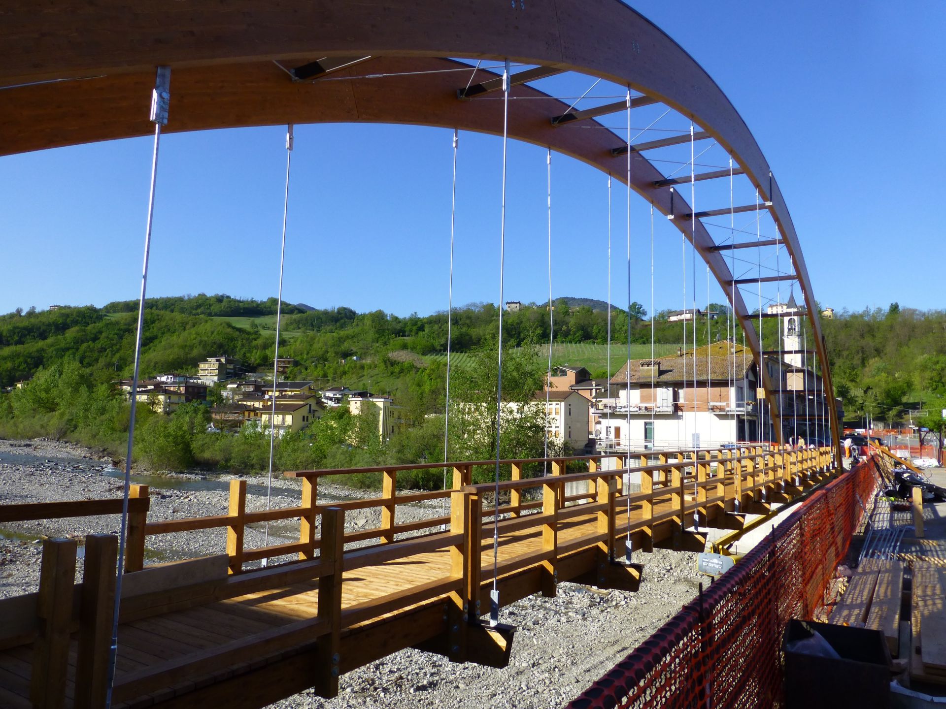 Strutture ricettive (hotel, villaggi) in legno BCL Ponte in legno lamellare in val Seriana