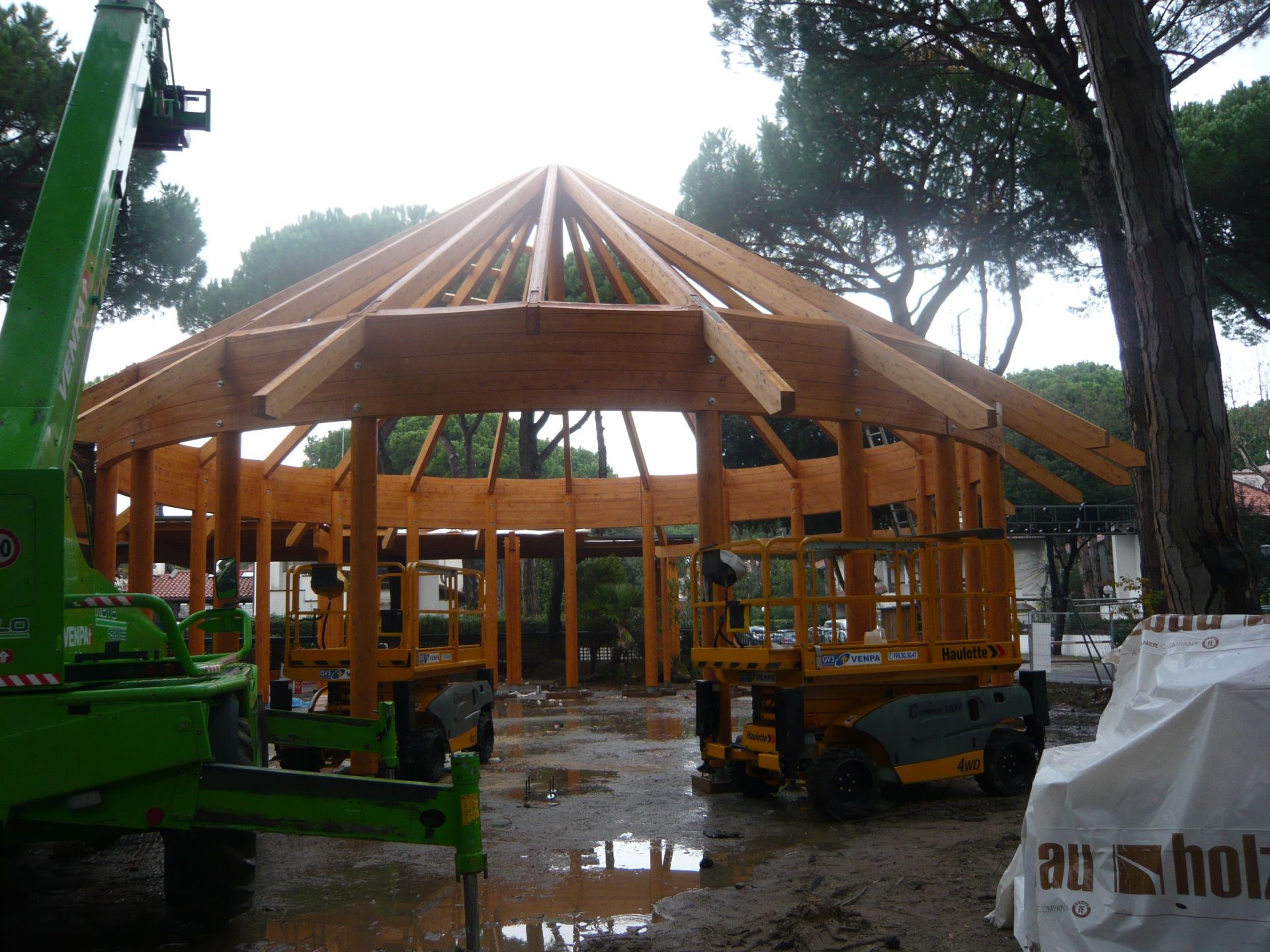 Tetti in Legno in legno BCL Struttura Ricettiva Hotel in Legno Lamellare 