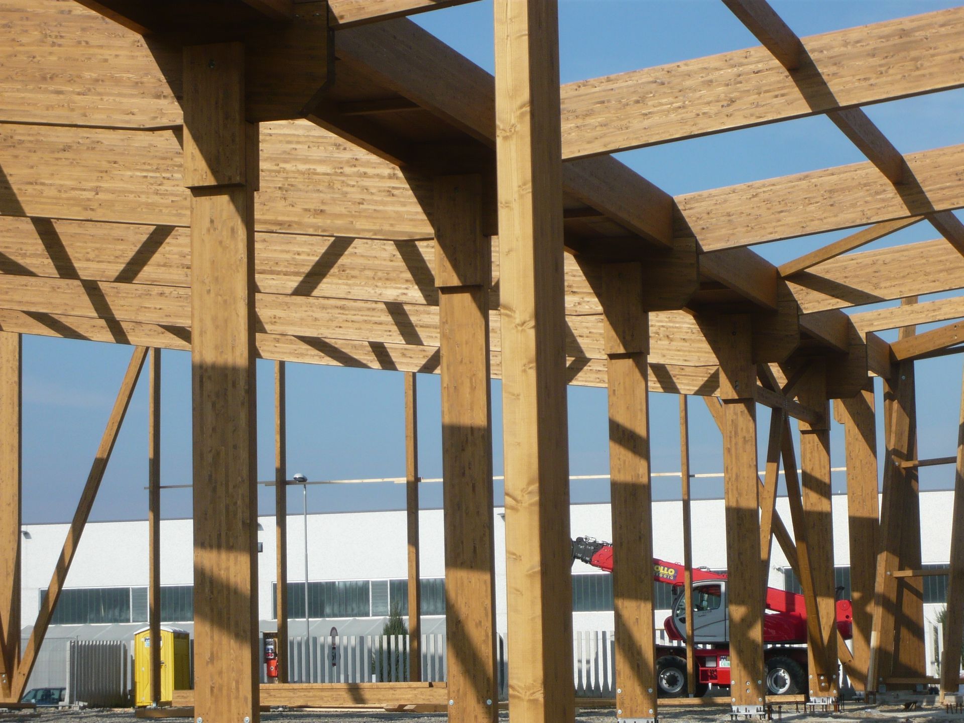 Chioschi e Gazebi in legno BCL Struttura Industriale Tetto in legno lamellare