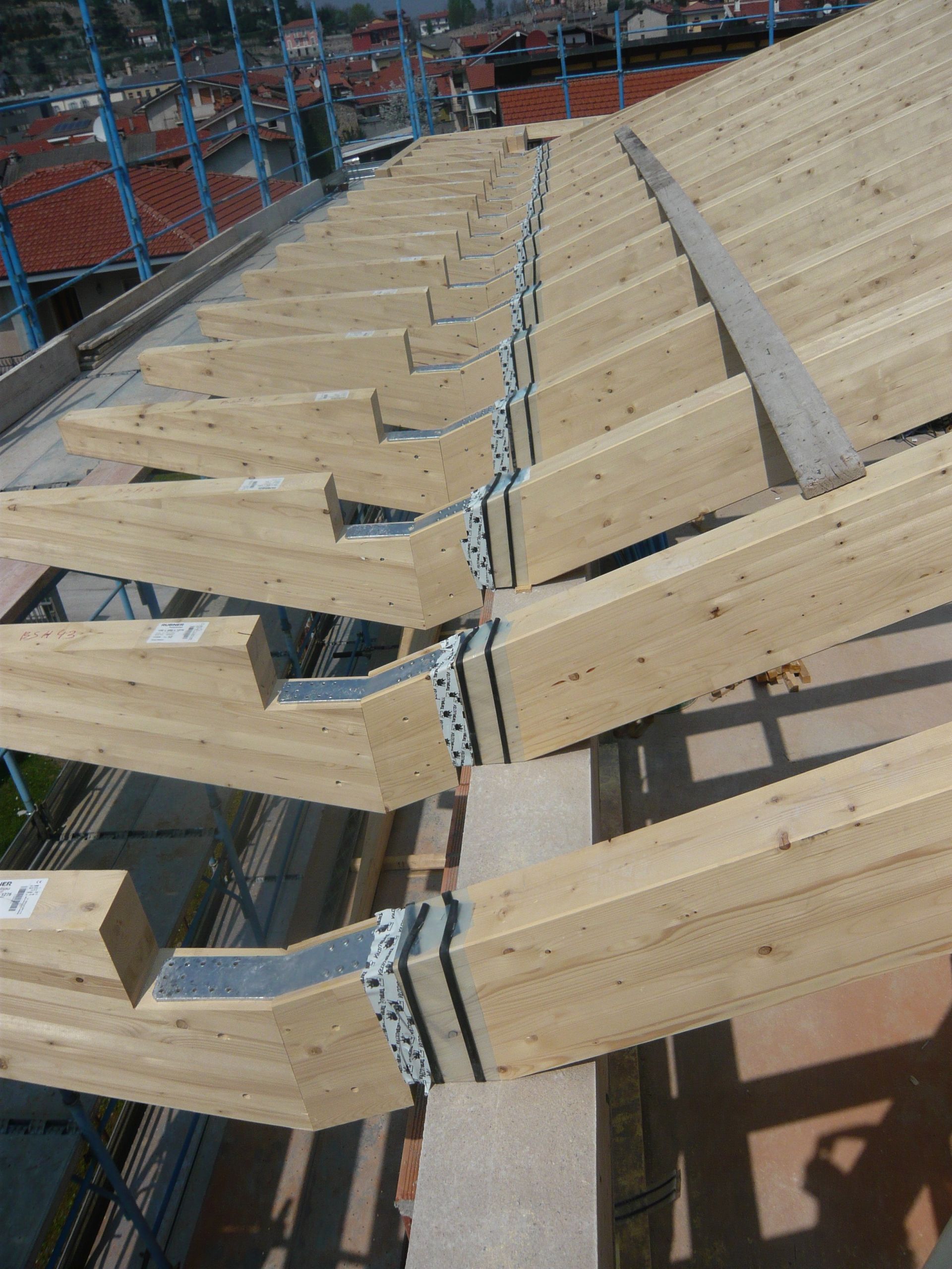 Chioschi e Gazebi in legno BCL Struttura Industriale Tetto in legno lamellare