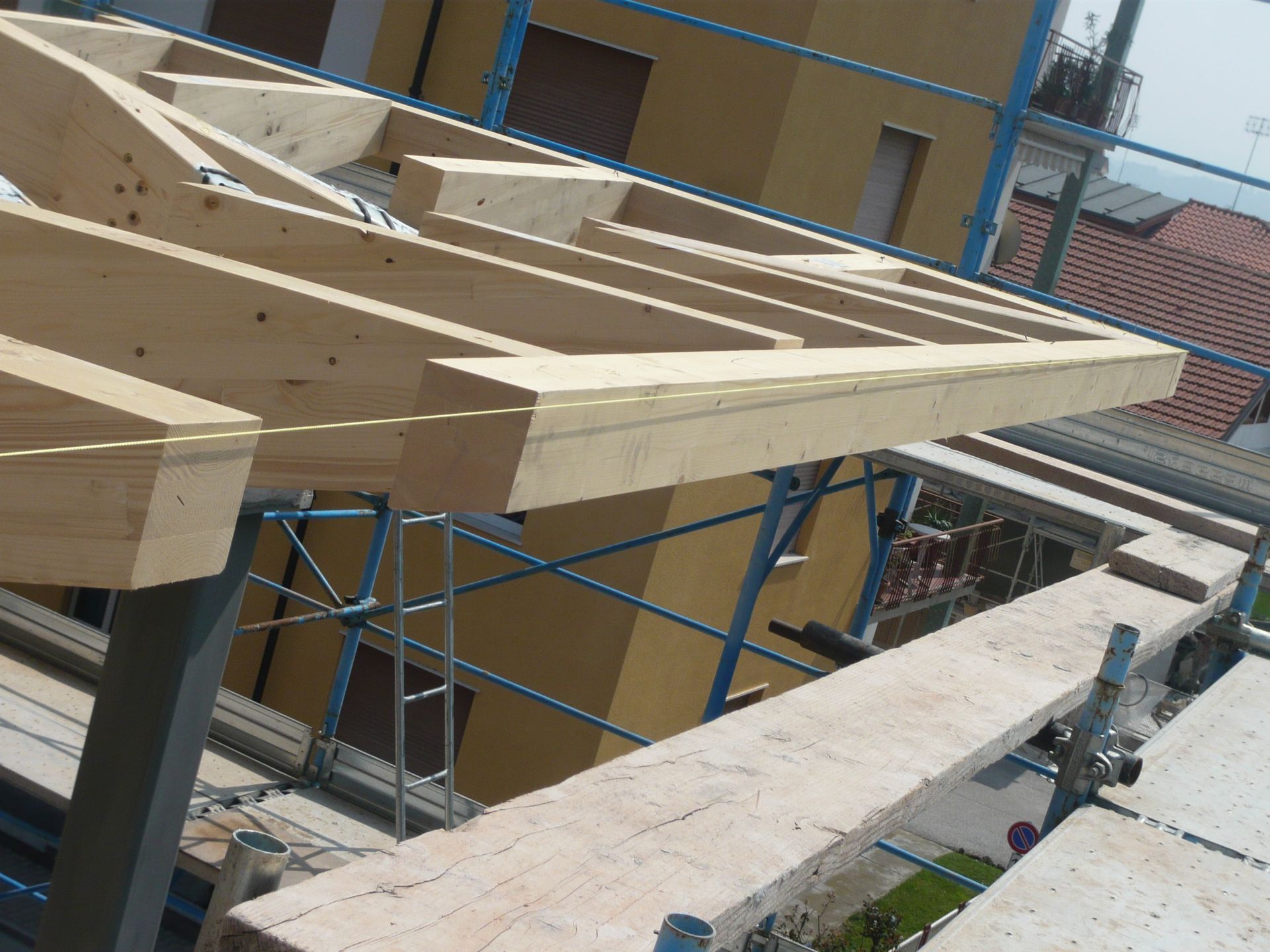 Chioschi e Gazebi in legno BCL Struttura Industriale Tetto in legno lamellare