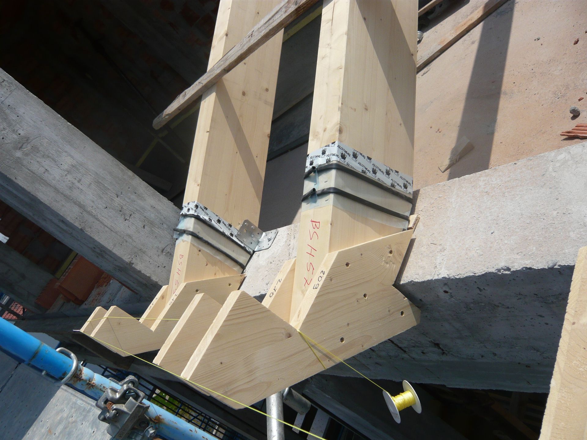 Chioschi e Gazebi in legno BCL Struttura Industriale Tetto in legno lamellare