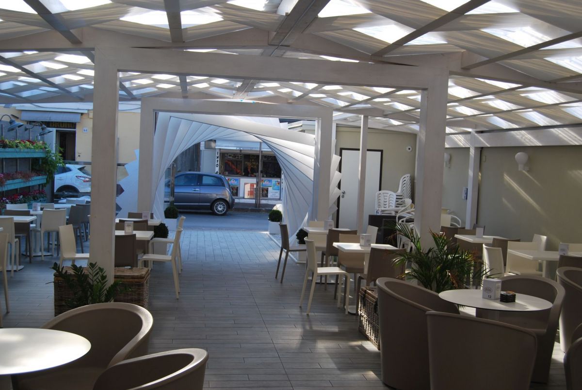 Strutture ricettive (hotel, villaggi) in legno Arlia Strutture in Legno Gelateria