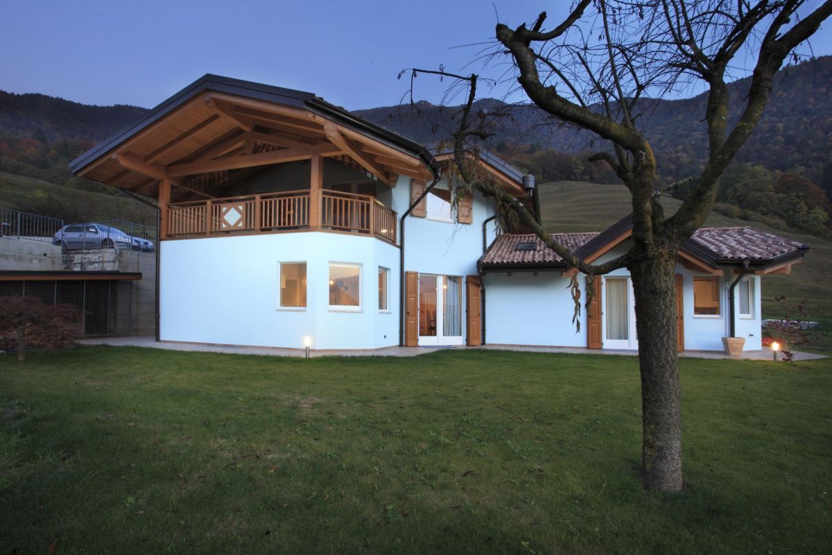 Case in legno RIKO-HISE srl - Arch. Daniele Bonzi Casa in LEGNO MASSICCIO 