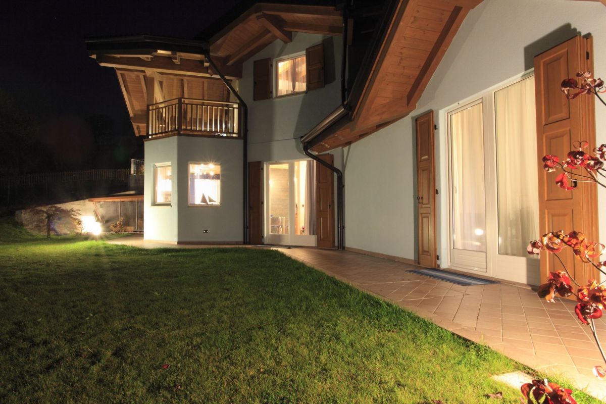 Case in legno RIKO-HISE srl - Arch. Daniele Bonzi Casa in LEGNO MASSICCIO 