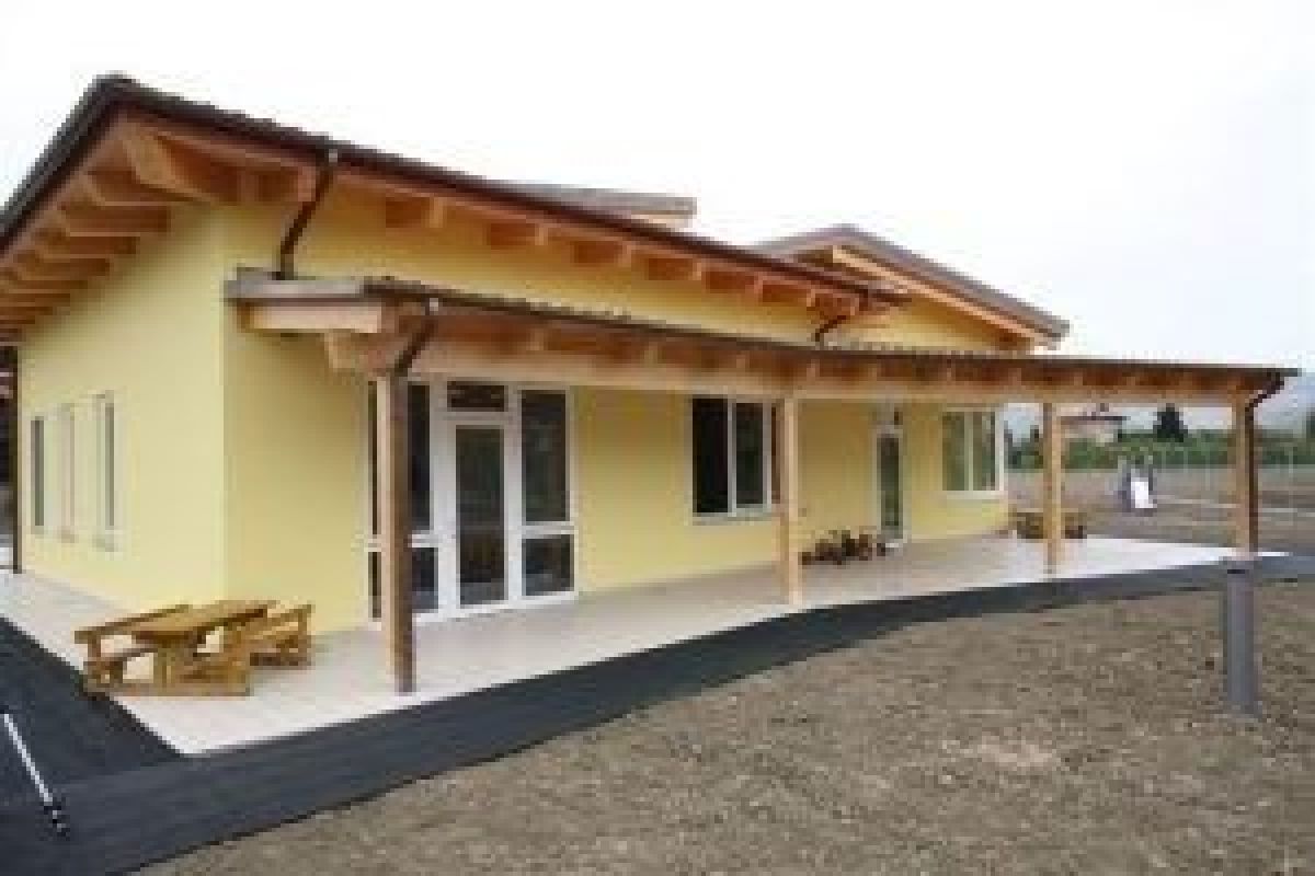 Edifici Pubblici (scuole, chiese) in legno RIKO-HISE srl - Arch. Daniele Bonzi Scuola Materna  - Modena 