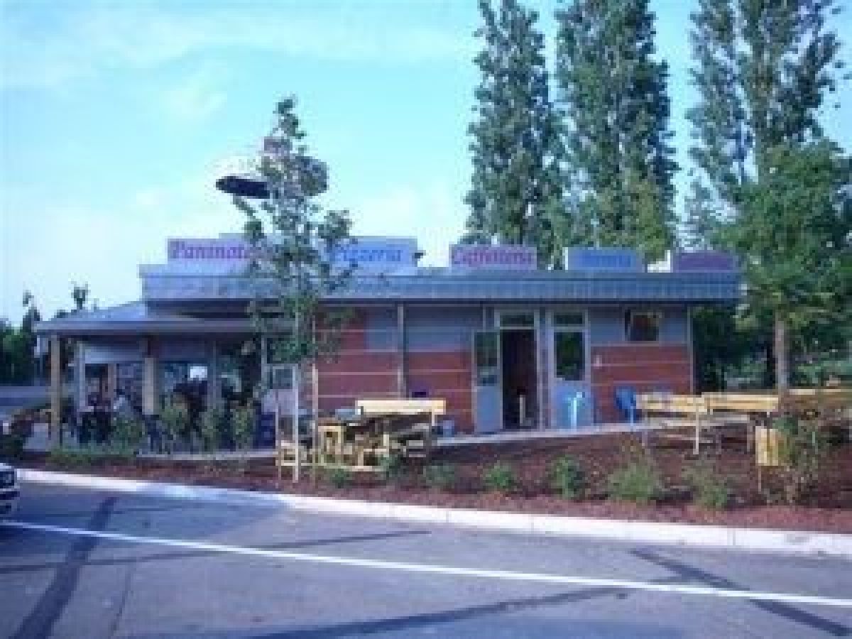 Strutture commerciali in legno RIKO-HISE srl - Arch. Daniele Bonzi Ristorante Scazza 