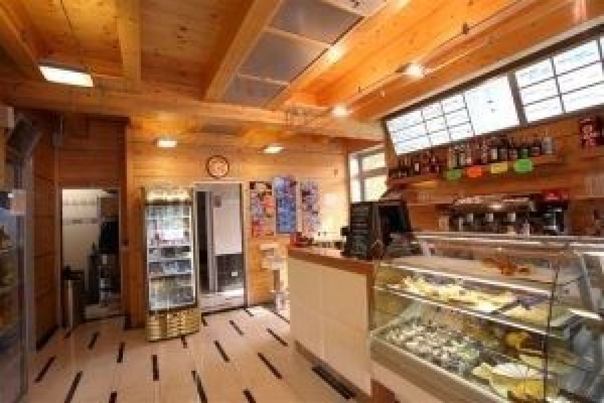 Strutture commerciali in legno RIKO-HISE srl - Arch. Daniele Bonzi Ristorante Scazza 