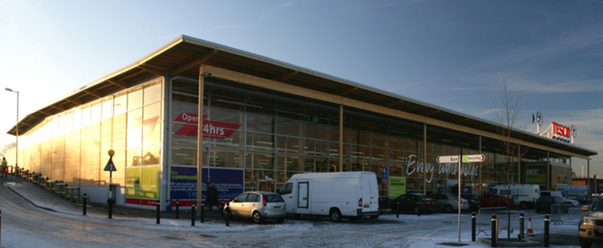 Strutture commerciali in legno RIKO-HISE srl - Arch. Daniele Bonzi GRANDE SUPERMERCATO   - MANCHESTER (GB) 
