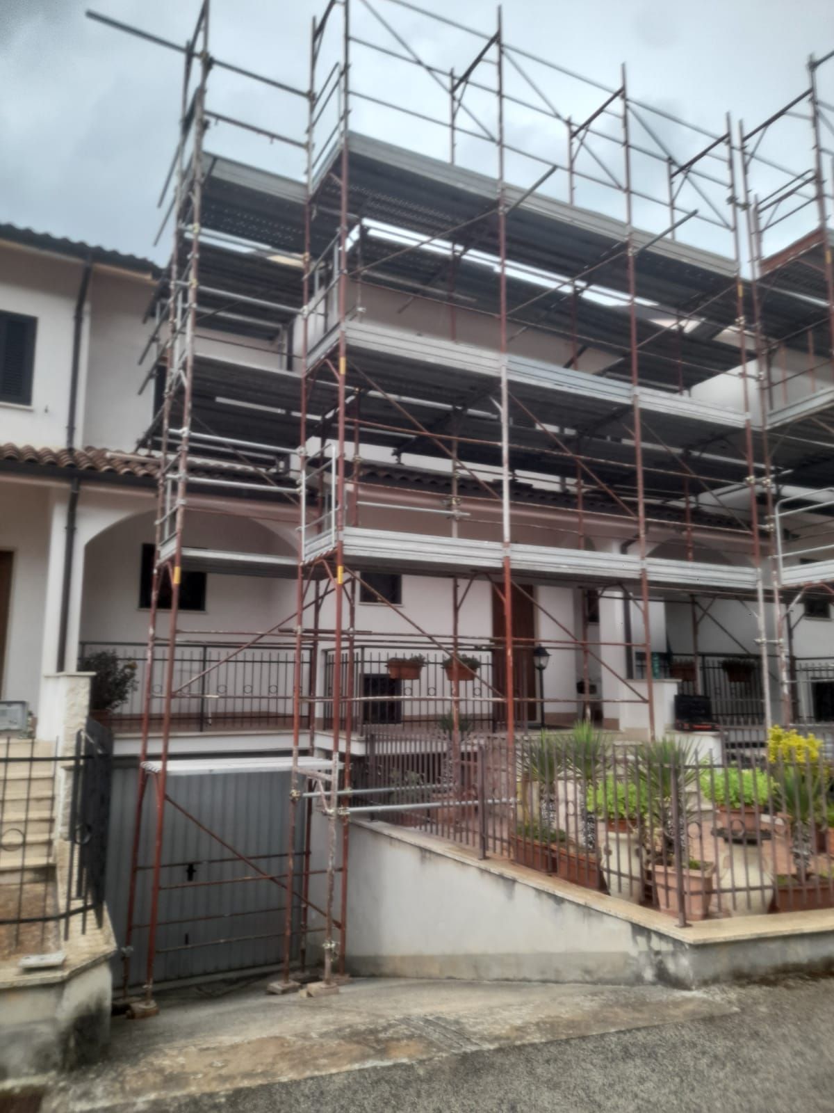 EDIFICI QUADRIFAMILIARI - ECOBONUS PROGETTAZIONE E DIREZIONE DEI LAVORI realizzato da Pasquale MOSCHELLA, a Casagiove