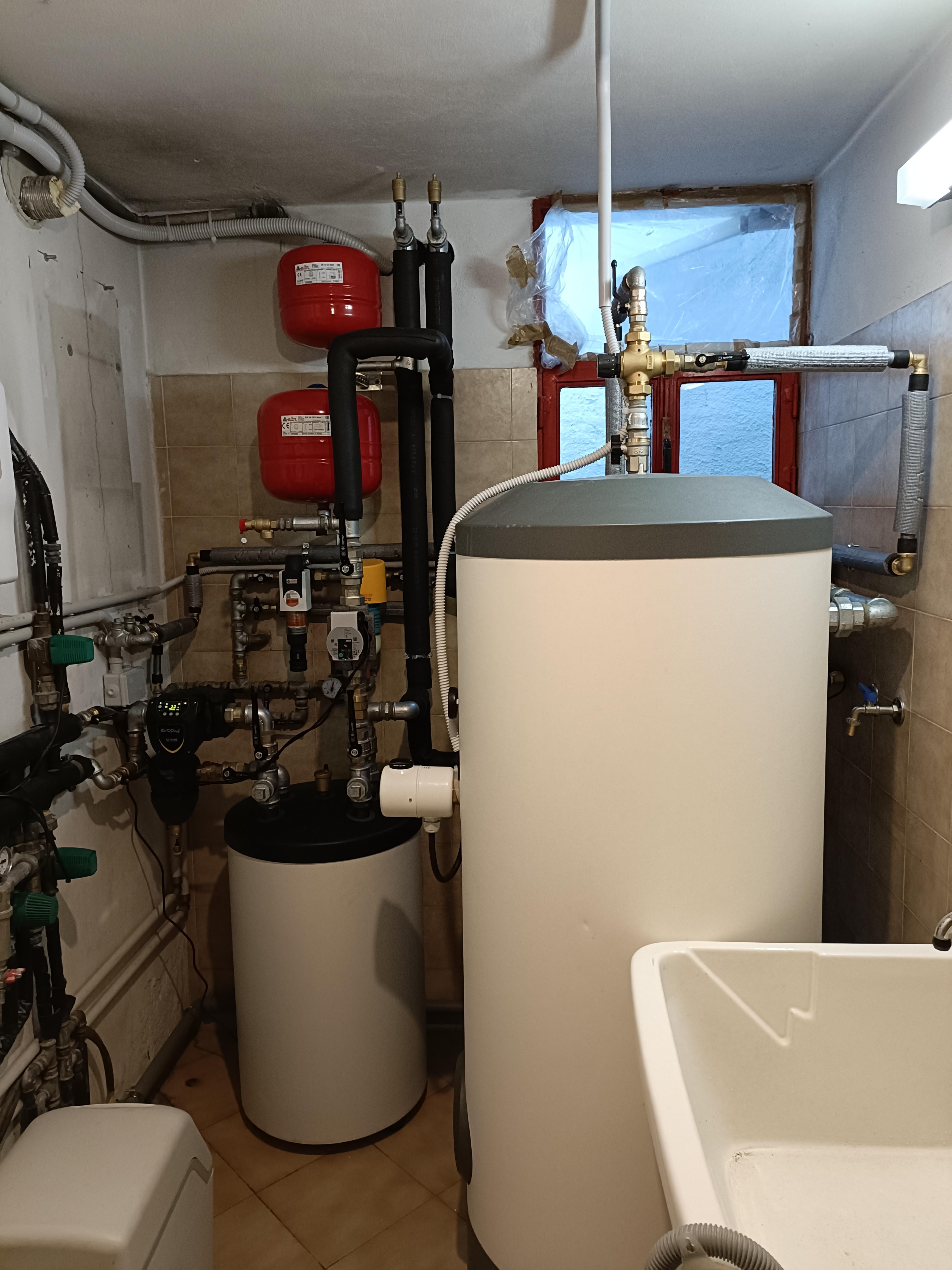 Installazione pompa di calore Stiebel Eltron realizzato da Hydro Fire impianti di Quaglia Marco, a Monza