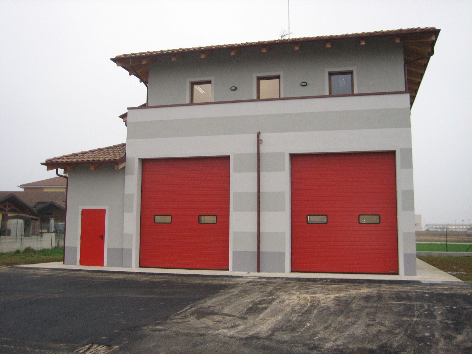 Caserma dei Volontari VVF Villanova D'Asti realizzato da Lorenzo Imperiali DBIOSTUDIO, Assistenza tecnica a Torino