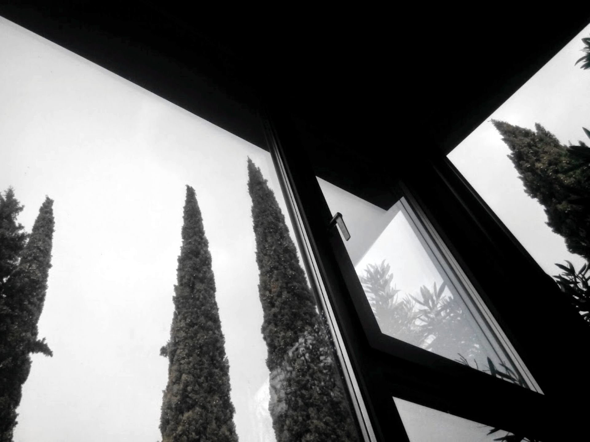 Una Lanterna tra i cipressi realizzato da Orlando Lanza architetto, Assistenza tecnica a Verona