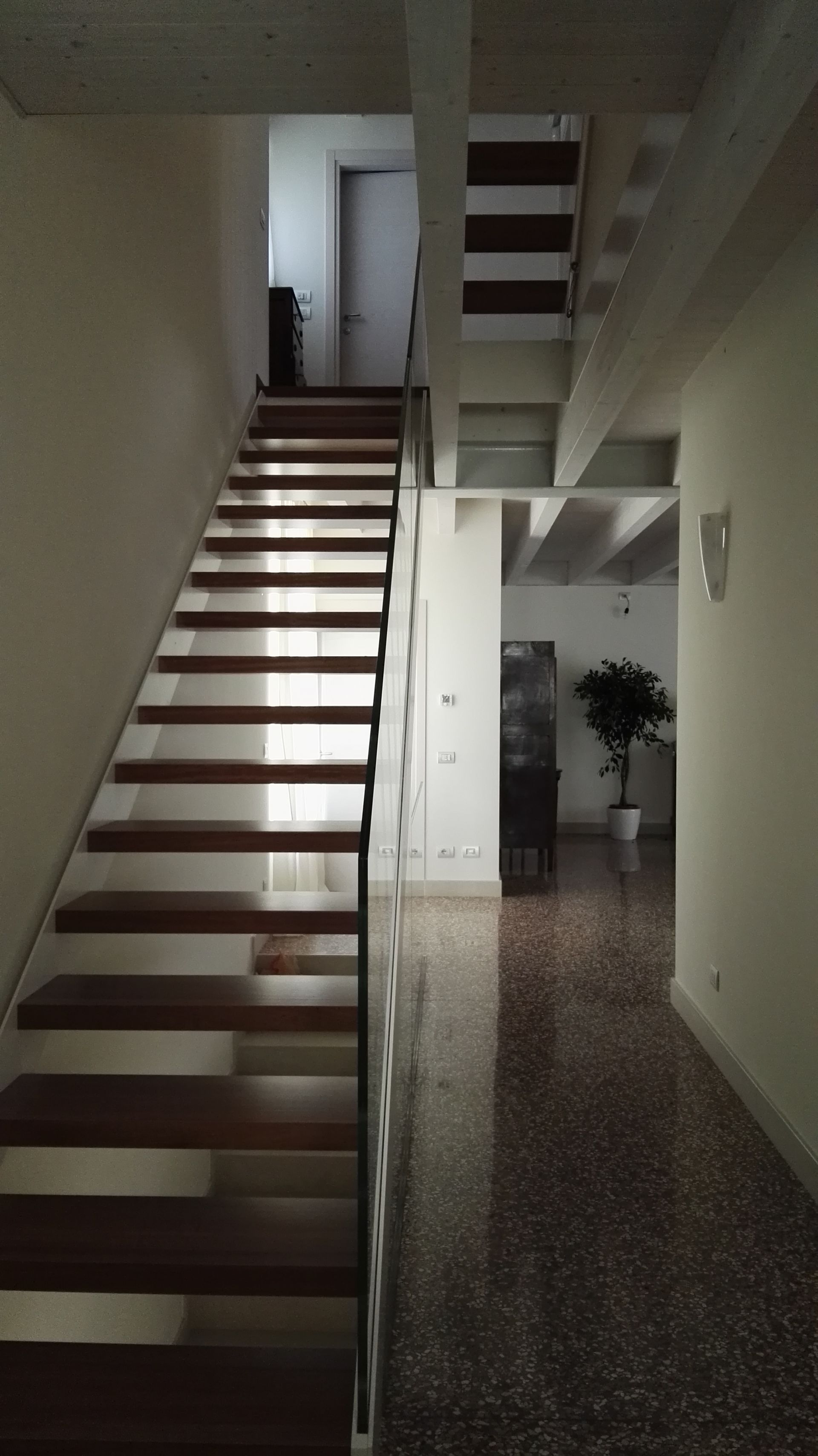 Casa bifamiliare - Zevio Verona realizzato da Orlando Lanza architetto, Assistenza tecnica a Verona