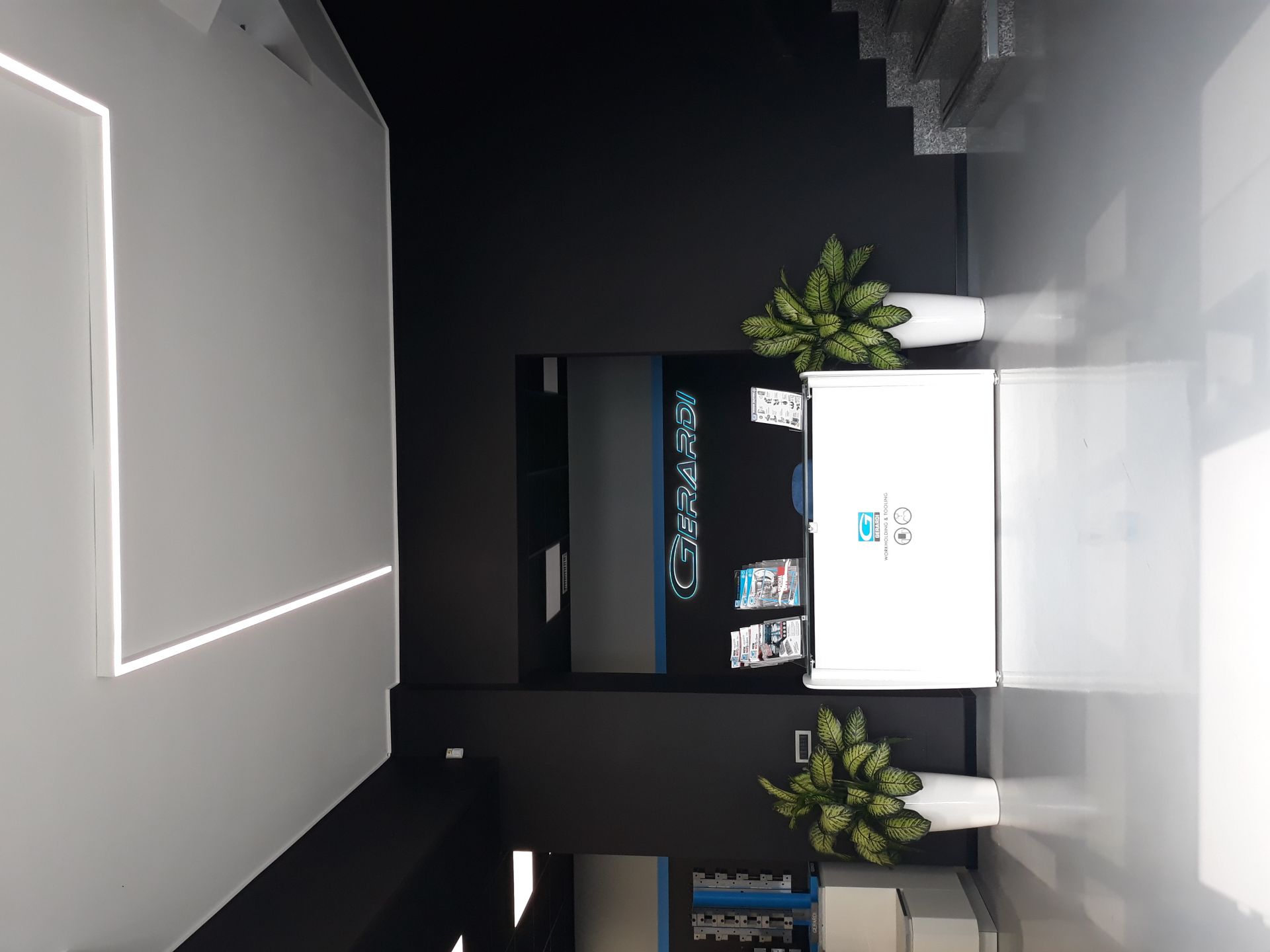 Complesso terziario a Lonate Pozzolo realizzato da Studio di Architettura Paolo Bertolotti, Progettazione architettonica a Busto Arsizio