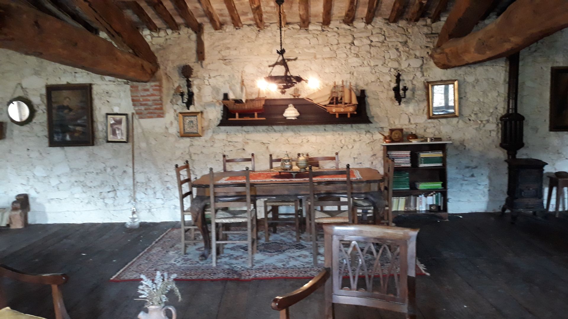 Ristrutturazione casale a Pescaglia realizzato da Studio di Architettura Paolo Bertolotti, Progettazione architettonica a Busto Arsizio