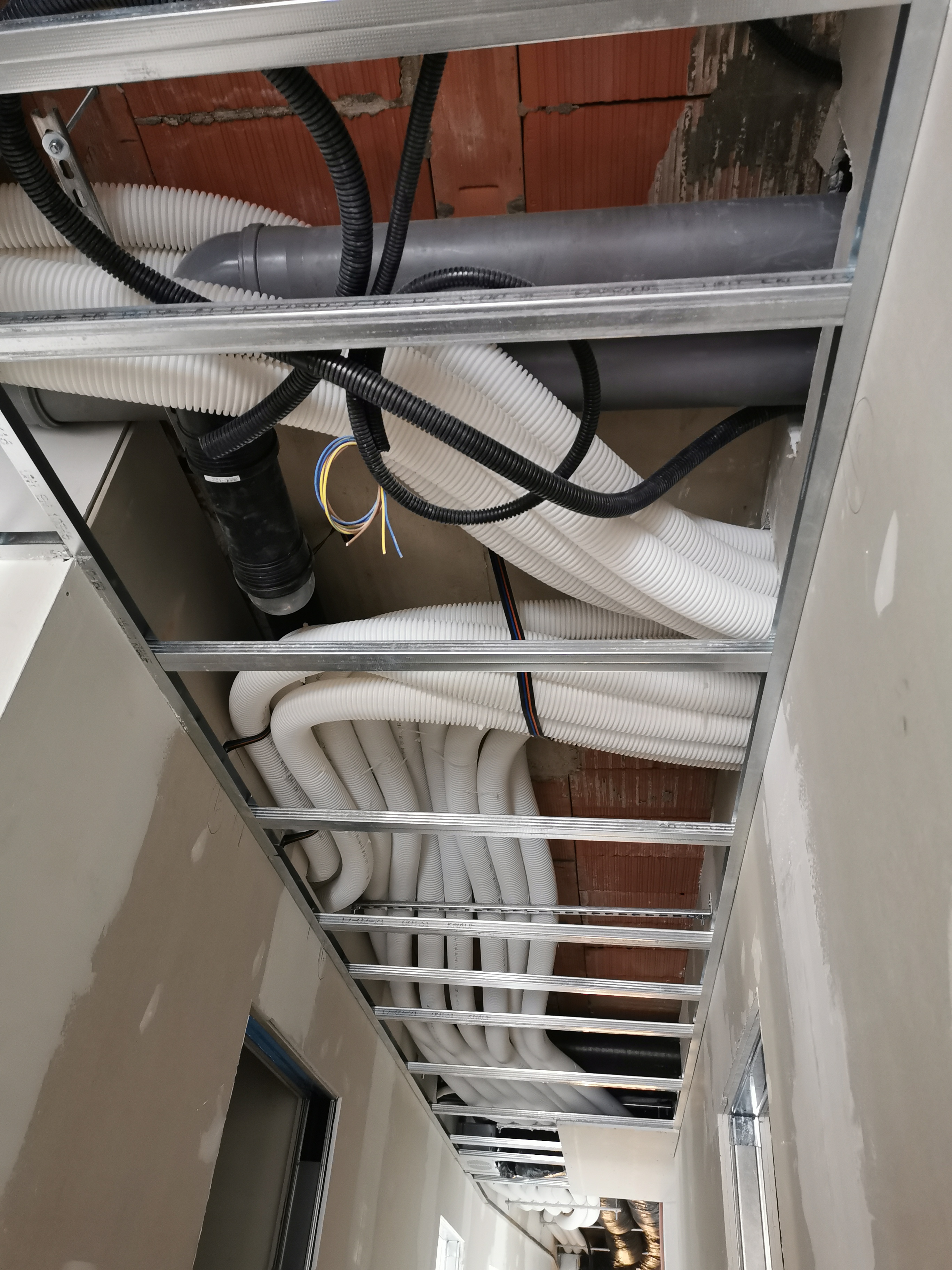 Progetto realizzato da Hydro Fire impianti di Quaglia Marco,  a Monza